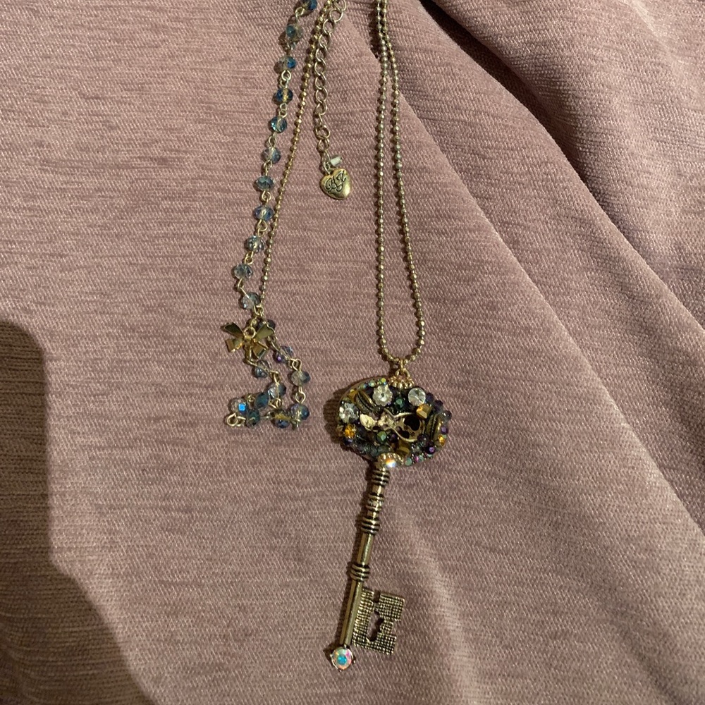 BETSEY JOHNSON Key necklace/pendant - WOVEN CLUSTERS